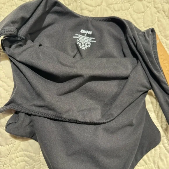 Skims Fits Everybody Square Neck Bodysuit - Picture 8 of 8